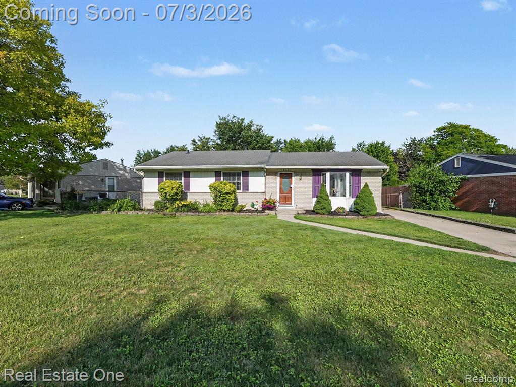 10637 Jackson St, Belleville, MI 48111