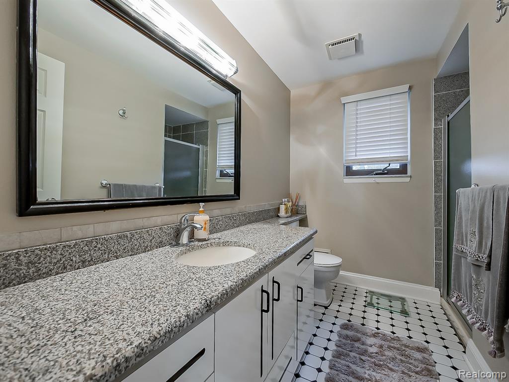 5152 Bayside Drive, Troy, MI 48098 — Photo 34