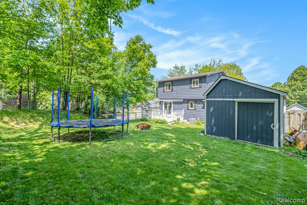 602 Davis Street, Fenton, MI 48430 — Photo 25