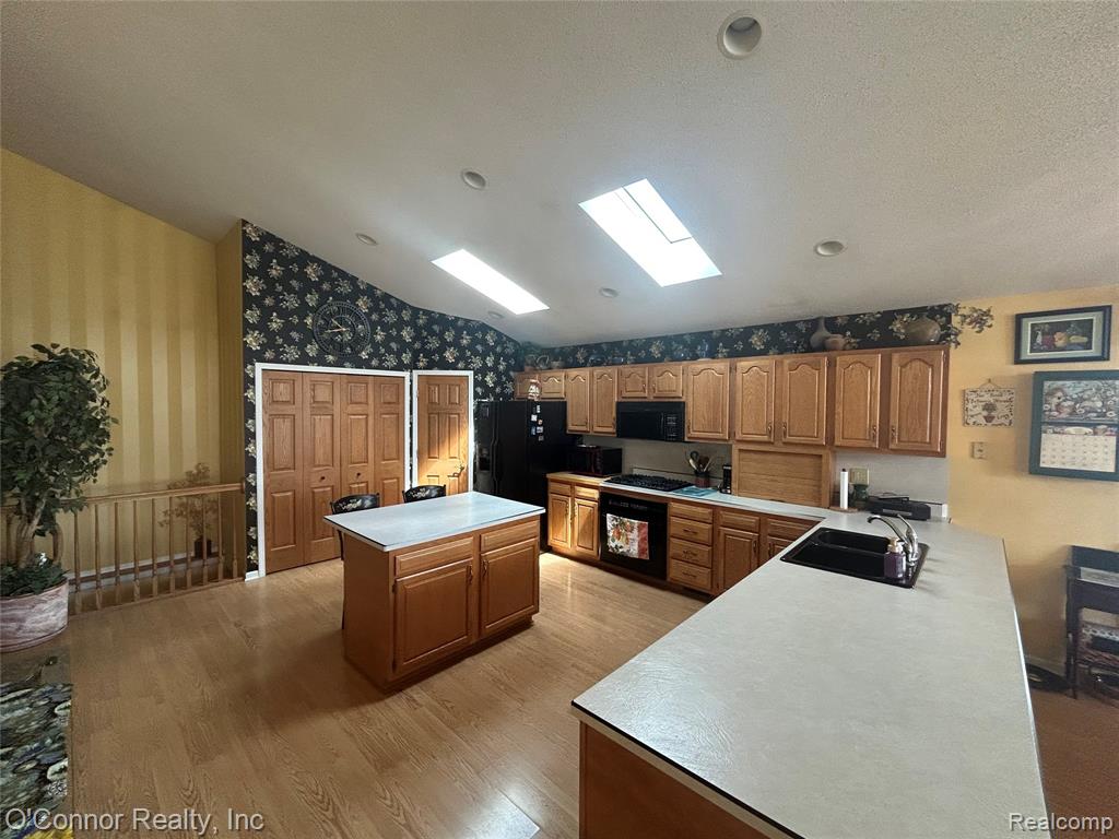 821 Crystal Lane, Marysville, MI 48040 — Photo 10