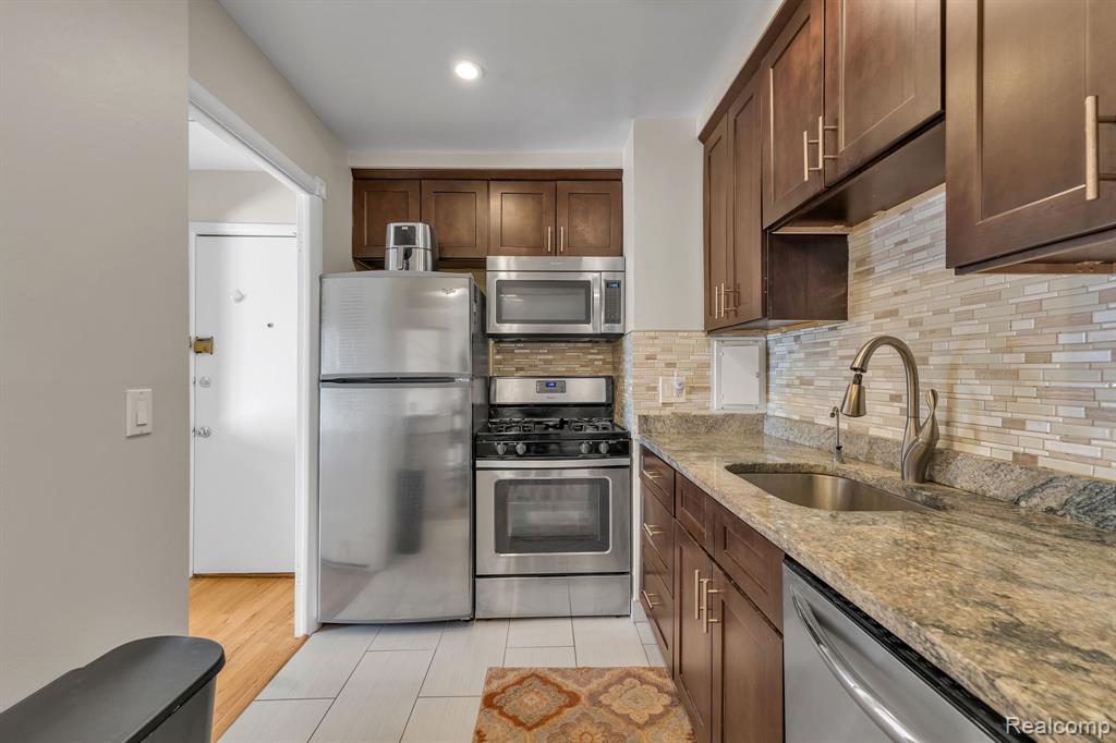 1201 Island Drive, 102, Ann Arbor, MI 48105 — Photo 27