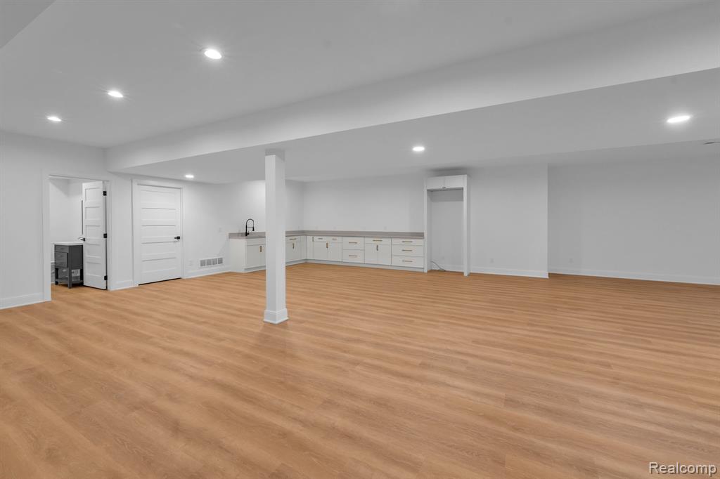 4546 Niagara Lane, Bloomfield Hills, MI 48301 — Photo 37