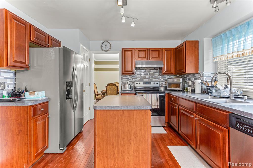 48596 GREENWICH Lane, Canton, MI 48188 — Photo 11