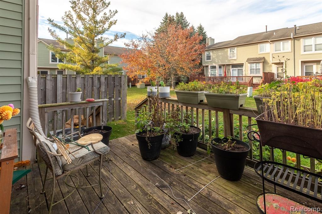 541 LIBERTY POINTE Drive, Ann Arbor, MI 48103 — Photo 22