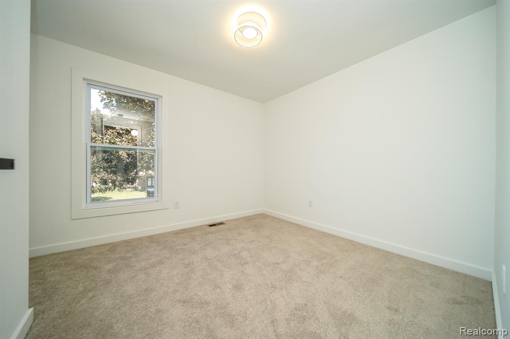 45293 Heatherwoode Lane, Macomb, MI 48044 — Photo 38