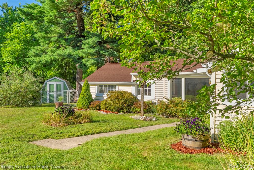4188 Pine Grove Avenue, Fort Gratiot, MI 48059 — Photo 22