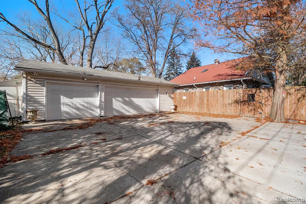 66 E Shore Drive, Whitmore Lake, MI 48189 — Photo 32
