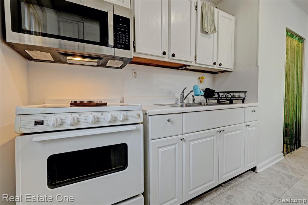 27732 Dartmouth Street, Madison Heights, MI 48071 — Photo 19