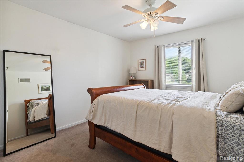 21111 GREENBRIAR Lane, South Lyon, MI 48178 — Photo 27