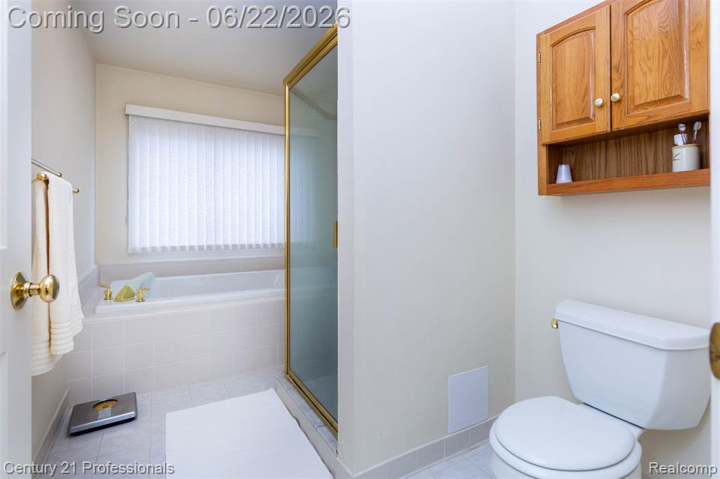 8225 Brookstone Lane, Clawson, MI 48348 — Photo 24