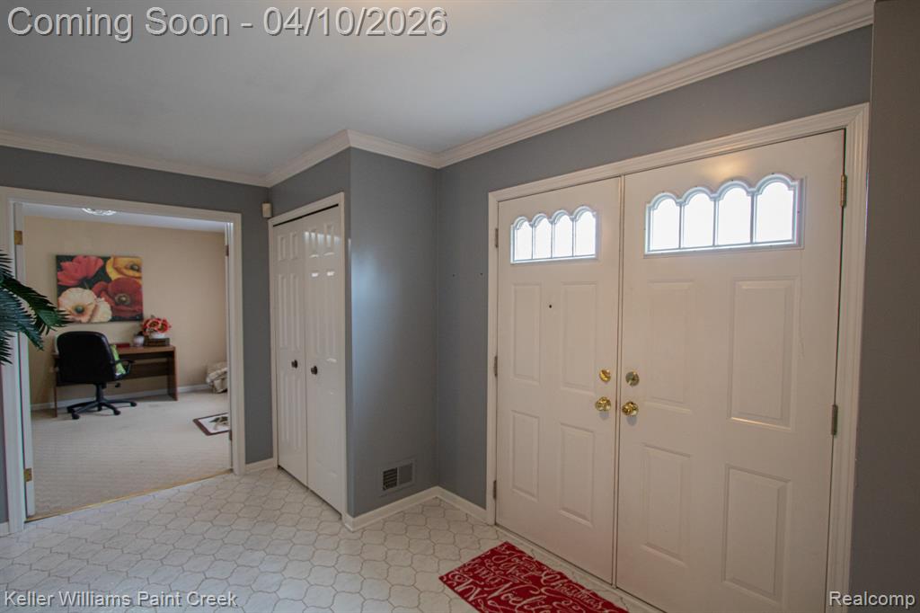 2800 Homewood Drive, Troy, MI 48098 — Photo 4