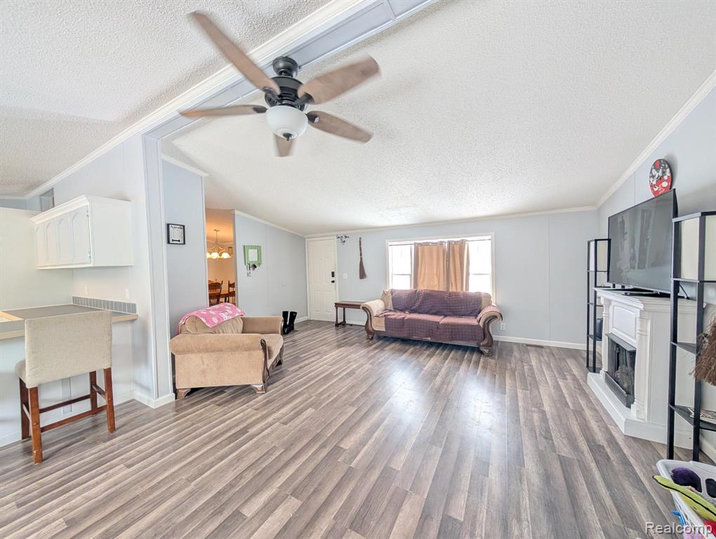 11362 N Lake Drive, Fenton, MI 48430 — Photo 2