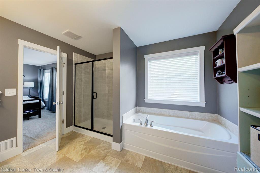 5515 BRILLIANT Circle, Howell, MI 48855 — Photo 13