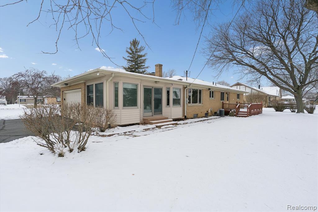 7127 Meadowvue Drive, Grand Blanc, MI 48439 — Photo 39
