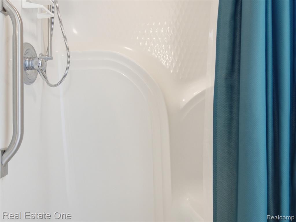 9400 Sashabaw Road, Clarkston, MI 48348 — Photo 38