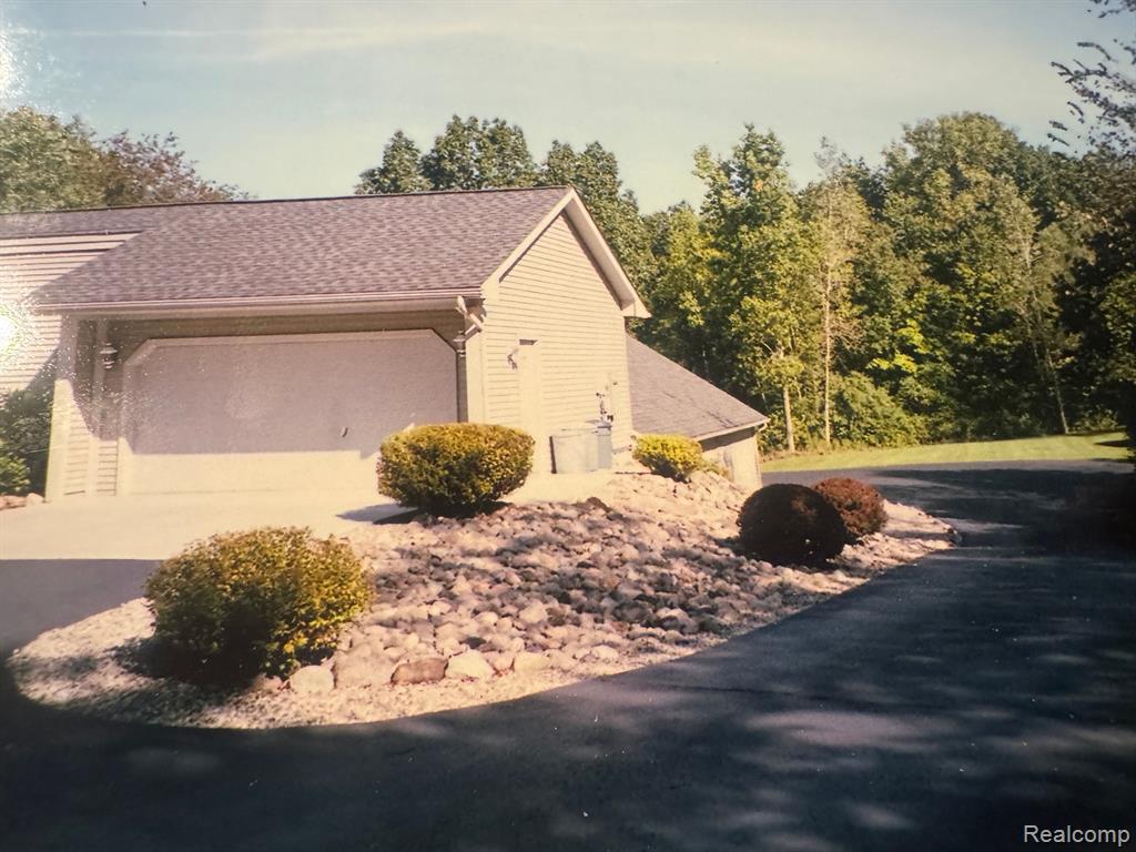 5074 CLARKSTON Road, Clarkston, MI 48348 — Photo 47