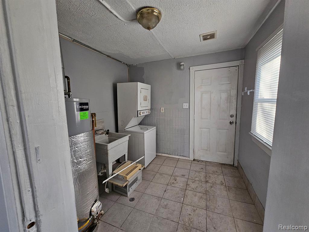 6828 MEADOW Avenue, Warren, MI 48091 — Photo 14