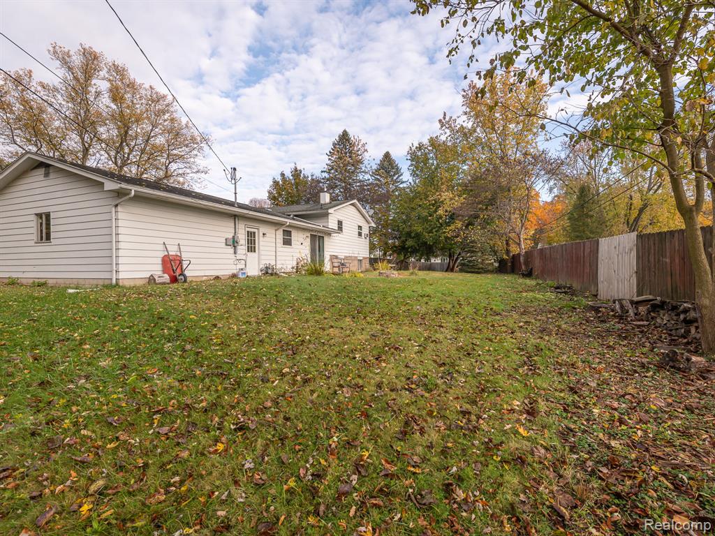 3245 Brookview Court, Adrian, MI 49221 — Photo 34