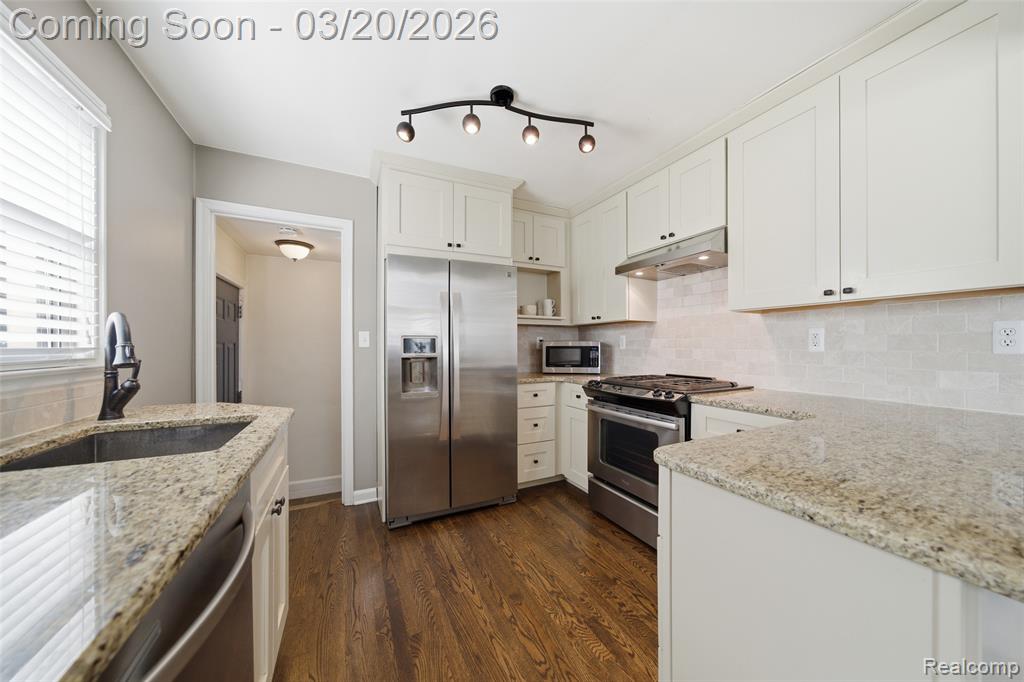 405 N Altadena Avenue, Royal Oak, MI 48067 — Photo 10