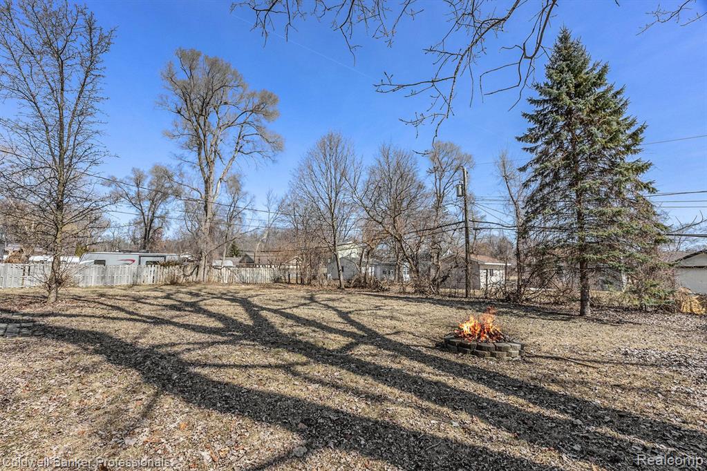 48 LINABURY Avenue, Waterford, MI 48328 — Photo 17