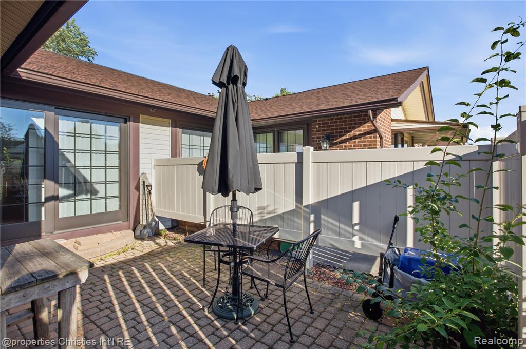 40556 Newport Drive, Plymouth, MI 48170 — Photo 23