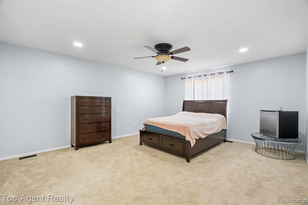 4238 GLOUCESTER Drive, Sterling Heights, MI 48310 — Photo 20
