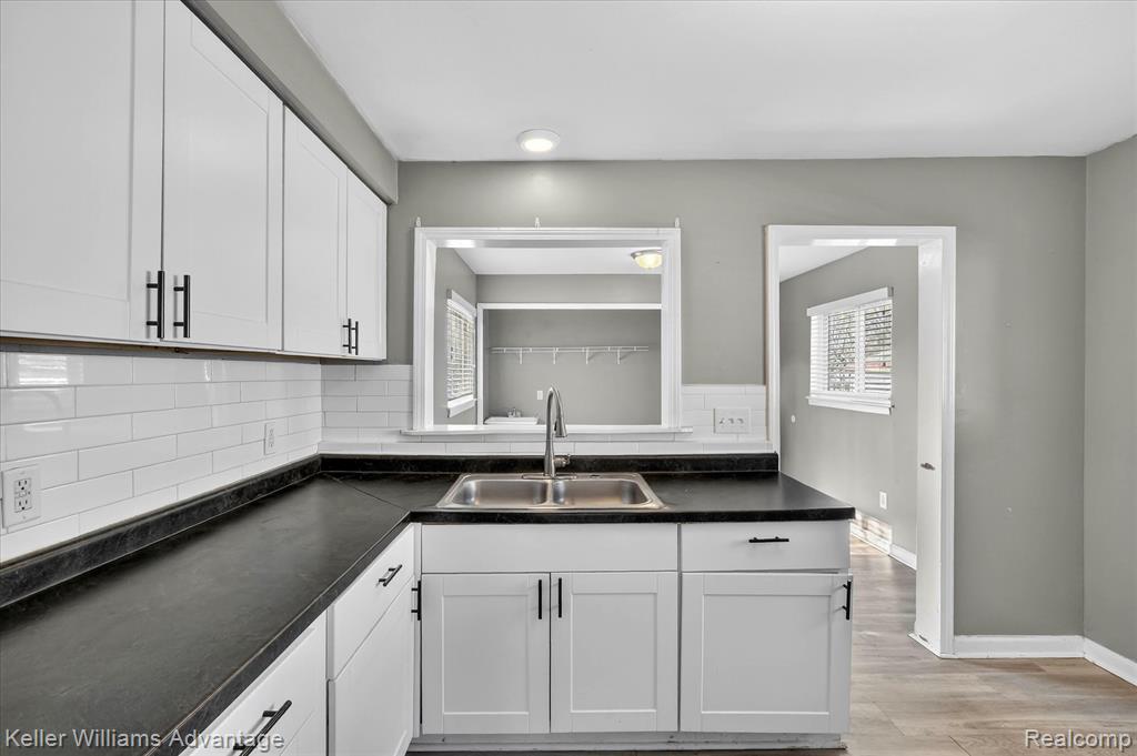 5710 Detroit Street, Dearborn Heights, MI 48125 — Photo 12