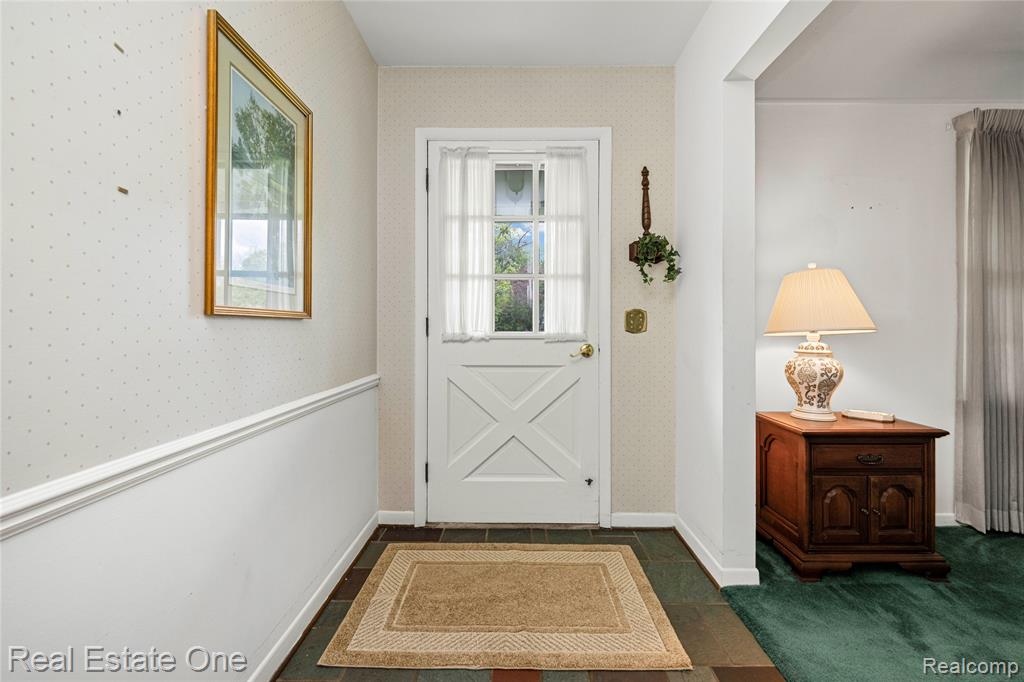 1675 Ledbury Drive, Bloomfield Hills, MI 48304 — Photo 9