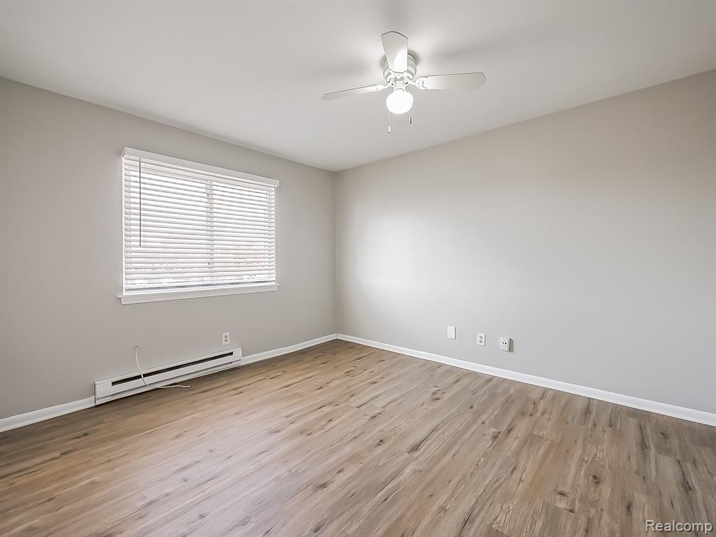 825 S Grand Avenue, Fowlerville, MI 48836 — Photo 16