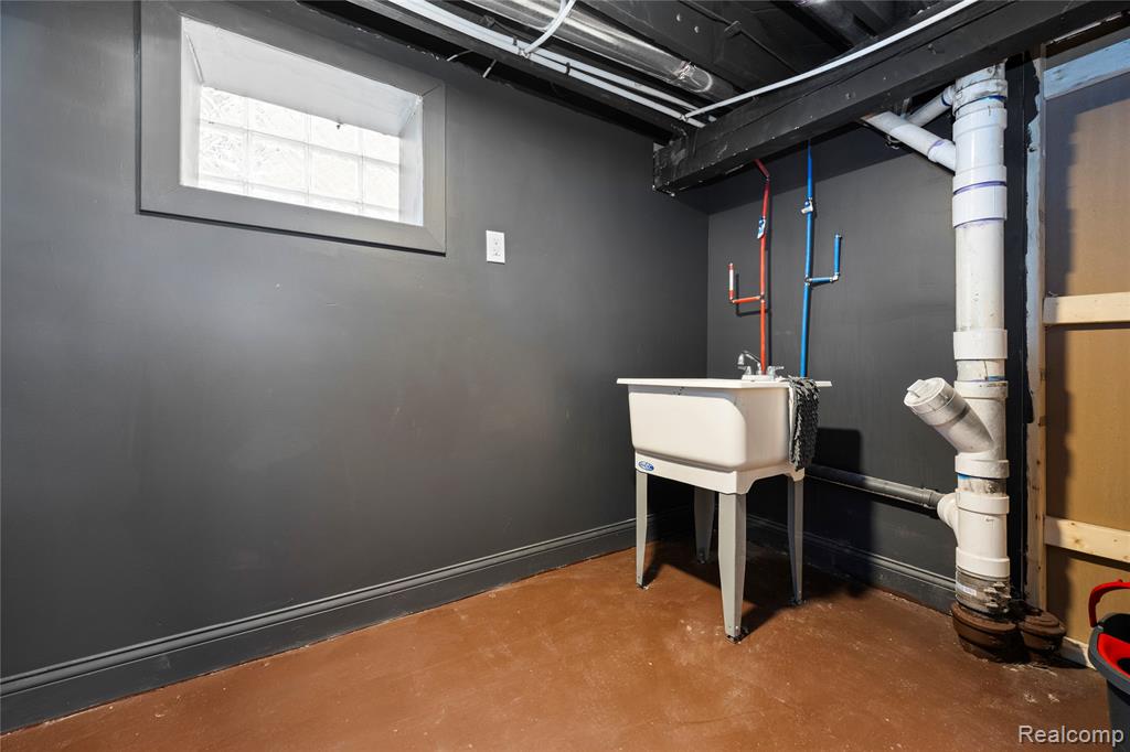 2295 Atkinson Street, Detroit, MI 48206 — Photo 97