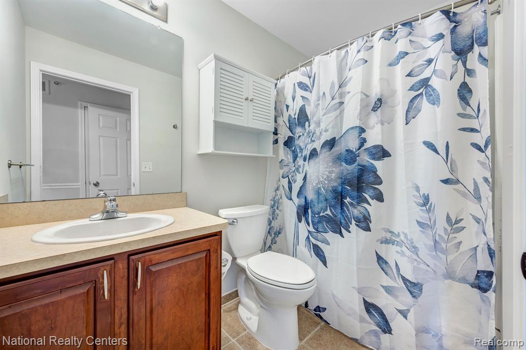 39864 ROCKCREST Circle, Northville, MI 48168 — Photo 17