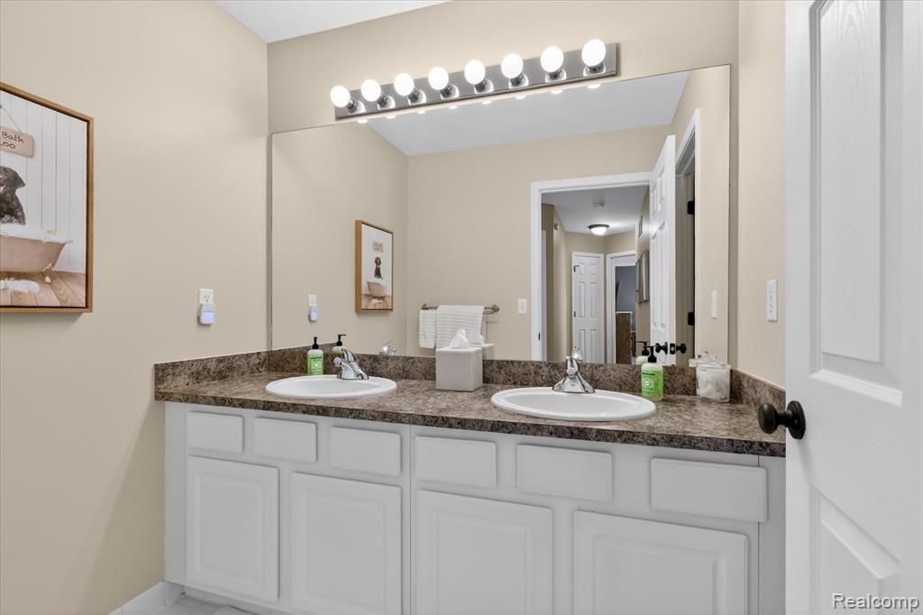 3226 Estate View Court, Commerce Twp, MI 48382 — Photo 21