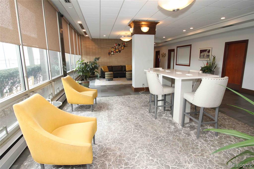 8900 E Jefferson Avenue N, 832, Detroit, MI 48214 — Photo 2
