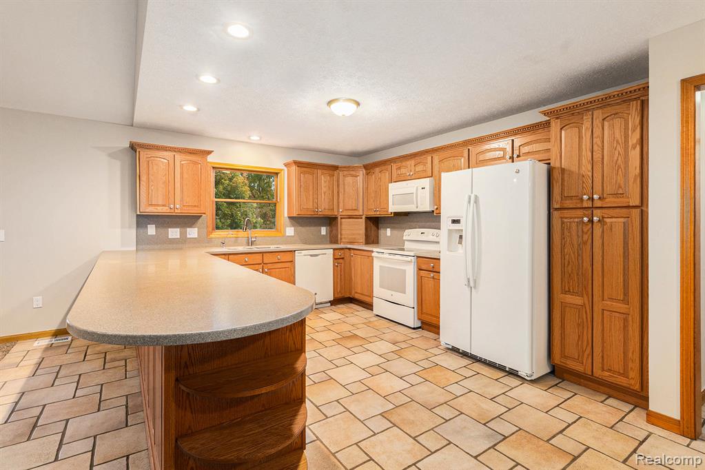3598 Gannon Road, Howell, MI 48855 — Photo 11