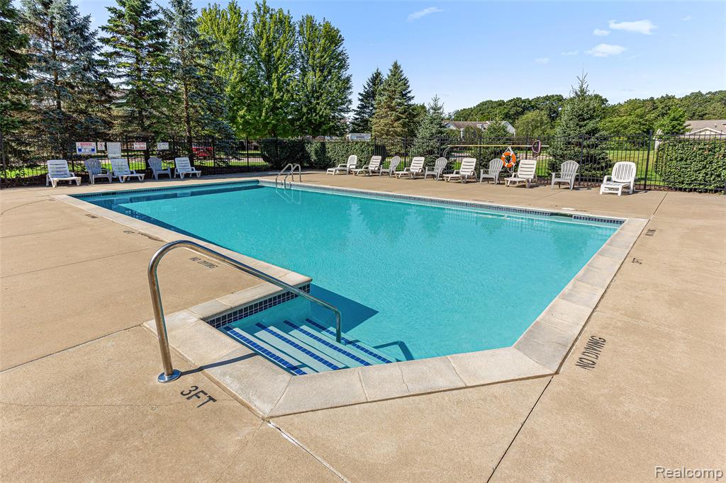 5201 Widgeon Lane, Walled Lake, MI 48390 — Photo 33