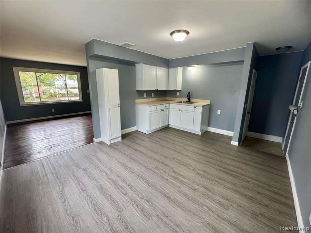 5220 Western Road, Flint, MI 48506 — Photo 14