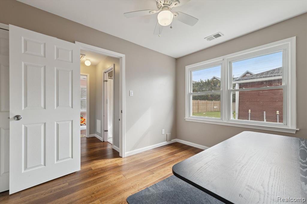 4302 MANDALAY Avenue, Royal Oak, MI 48073 — Photo 15