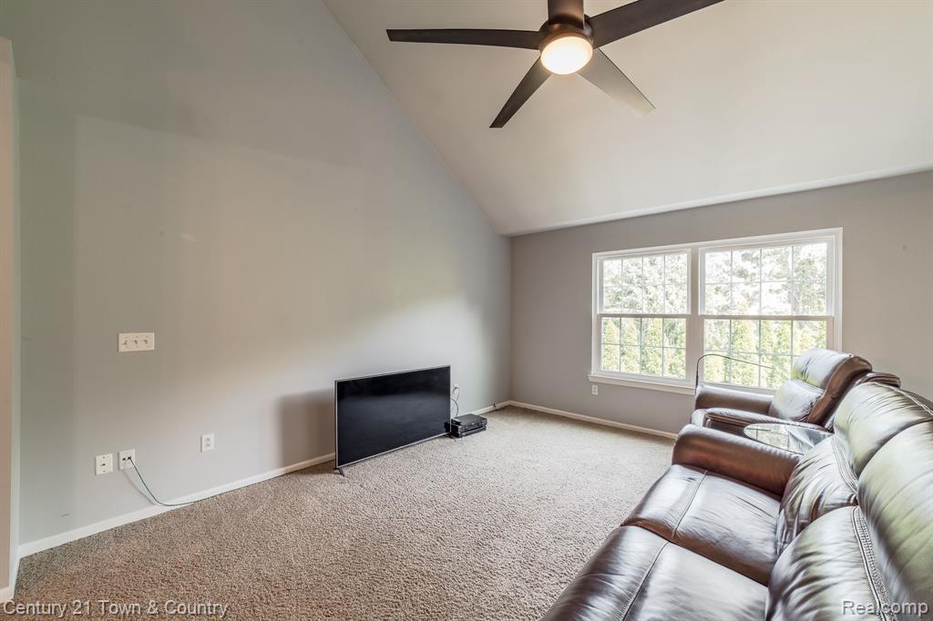1032 SHIAWASSEE Circle, Howell, MI 48843 — Photo 14