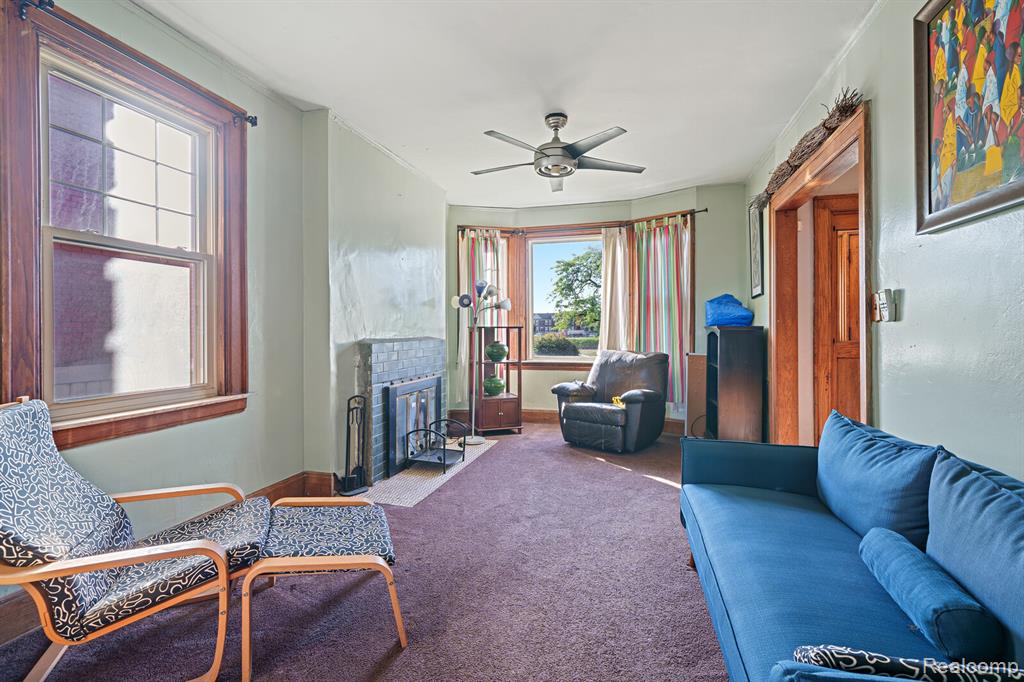 243 E Edsel Ford, Detroit, MI 48202 — Photo 14