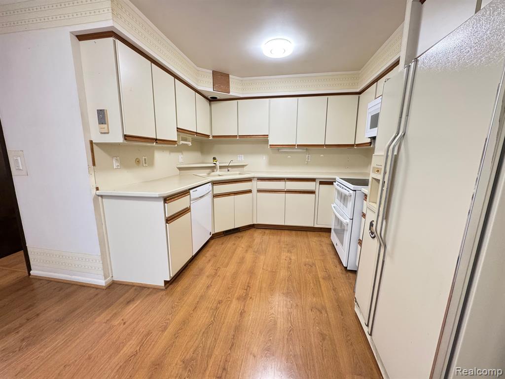 3 COLONY Lane, Dearborn, MI 48120 — Photo 12