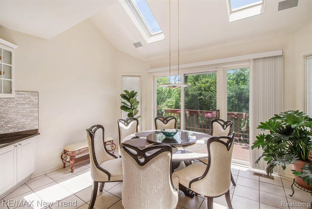 5573 SILVER POND, West Bloomfield, MI — Photo 27