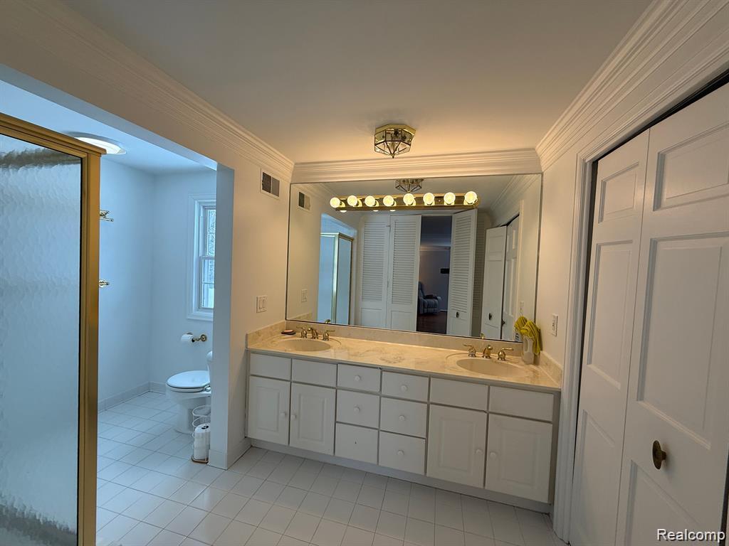 9693 BURNING TREE Drive, Grand Blanc, MI 48439 — Photo 27
