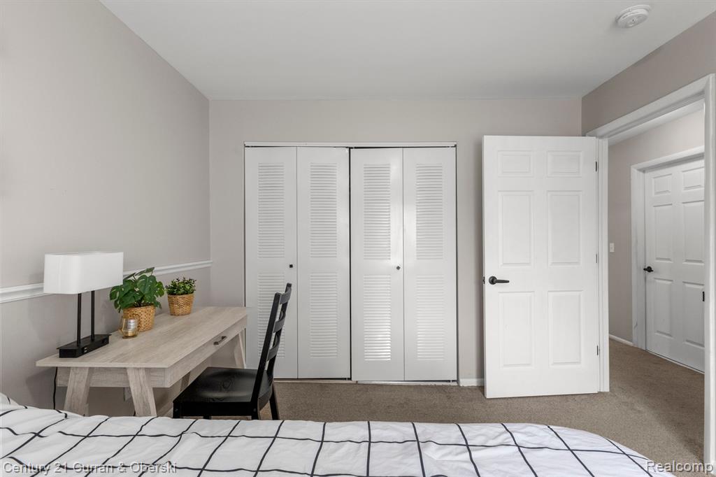 10033 ALLEN POINTE Drive, Allen Park, MI 48101 — Photo 21