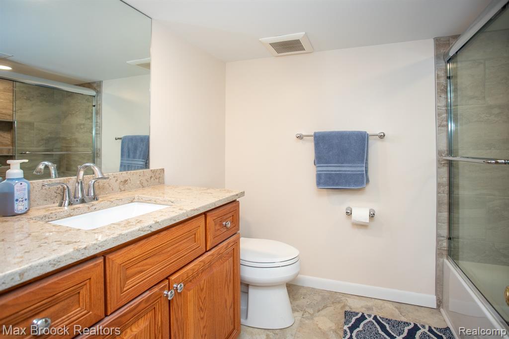 14271 Lincoln Street, Oak Park, MI 48237 — Photo 35