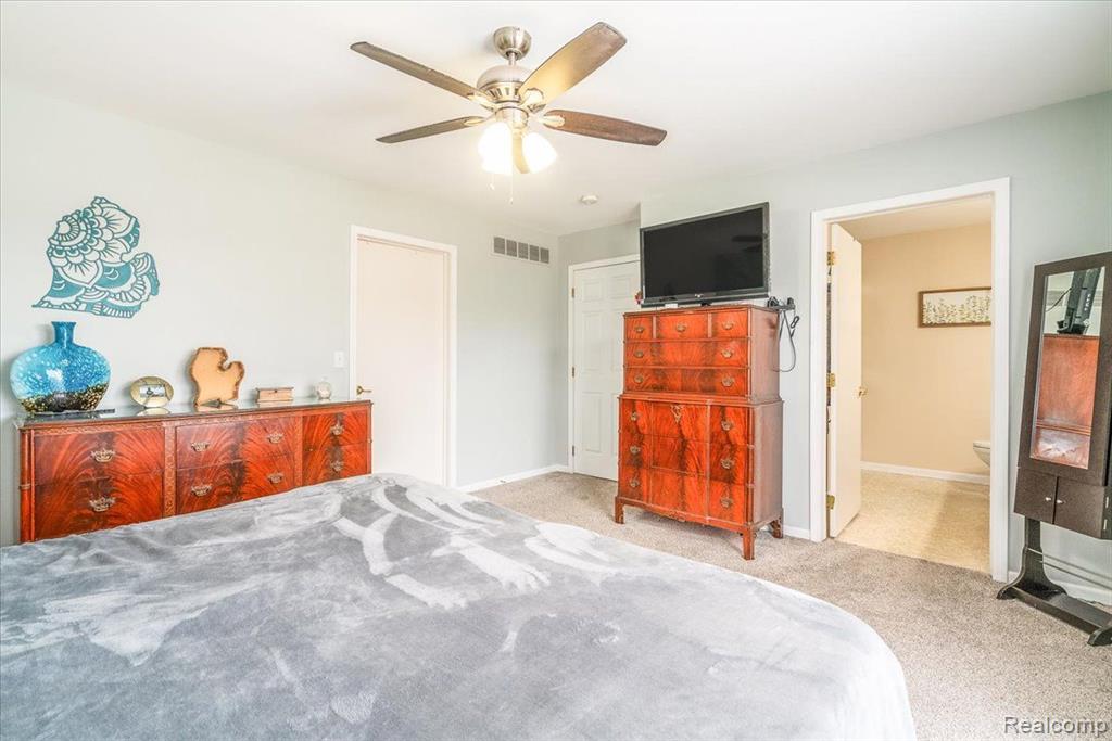 42936 N CUMBERLAND Drive, Belleville, MI 48111 — Photo 14