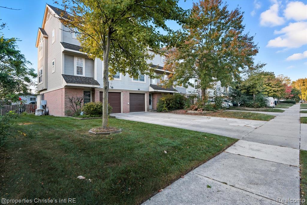 483 W Lincoln Avenue, Madison Heights, MI 48071 — front exterior