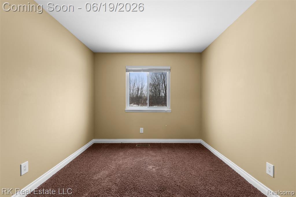 58629 Wallington, Washington, MI — Photo 13