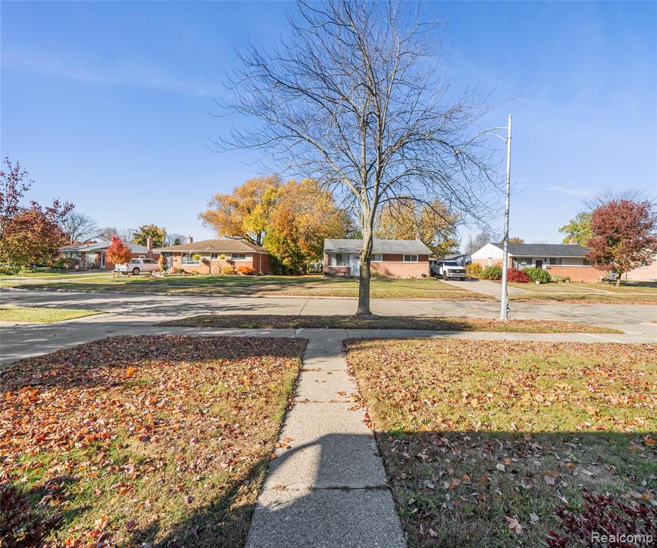 6838 Moccasin Street, Westland, MI — Photo 2
