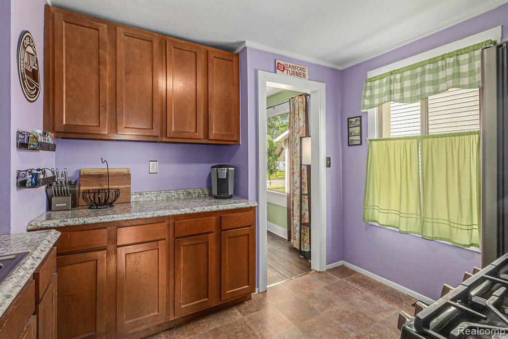 967 E Coy Avenue, Hazel Park, MI 48030 — Photo 7