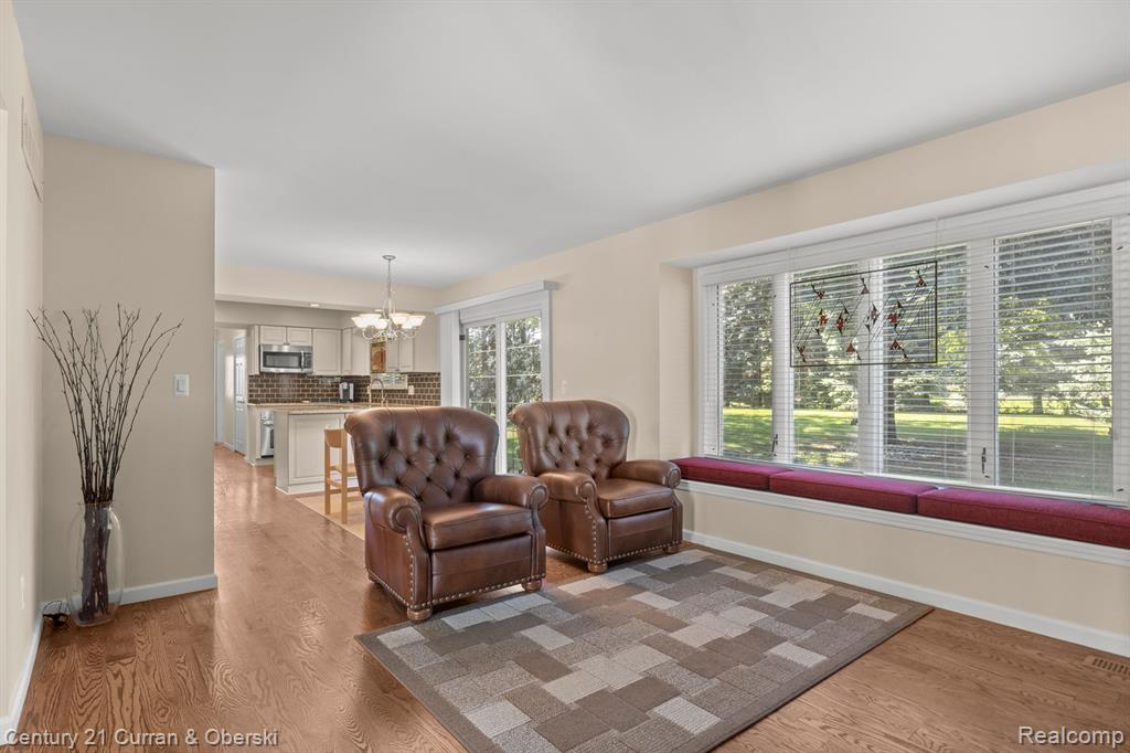 8821 NORTHAMPTON Drive, Plymouth, MI 48170 — Photo 14